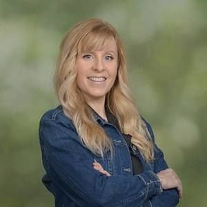 Meet your Posher, Julie